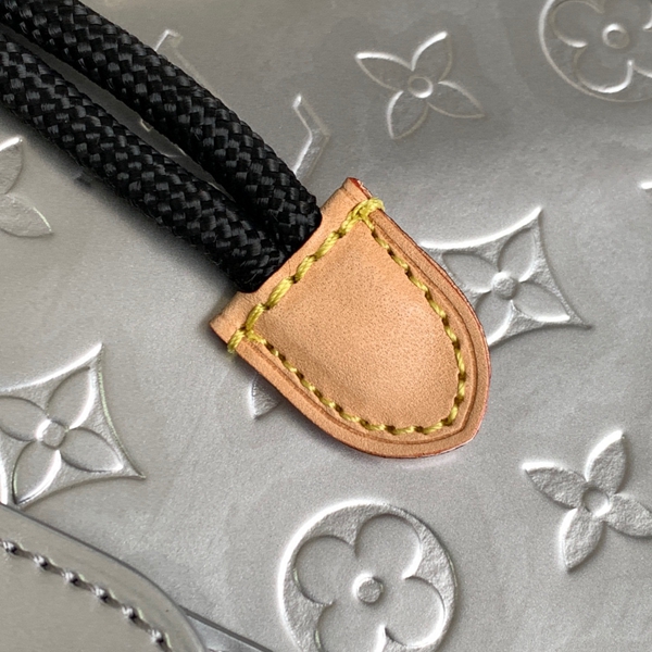 ルイヴィトンバッグ着用イメージ